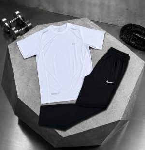 تیشرت سفید و شلوار مشکی دمپا آزاد نایک مردانه – Nike